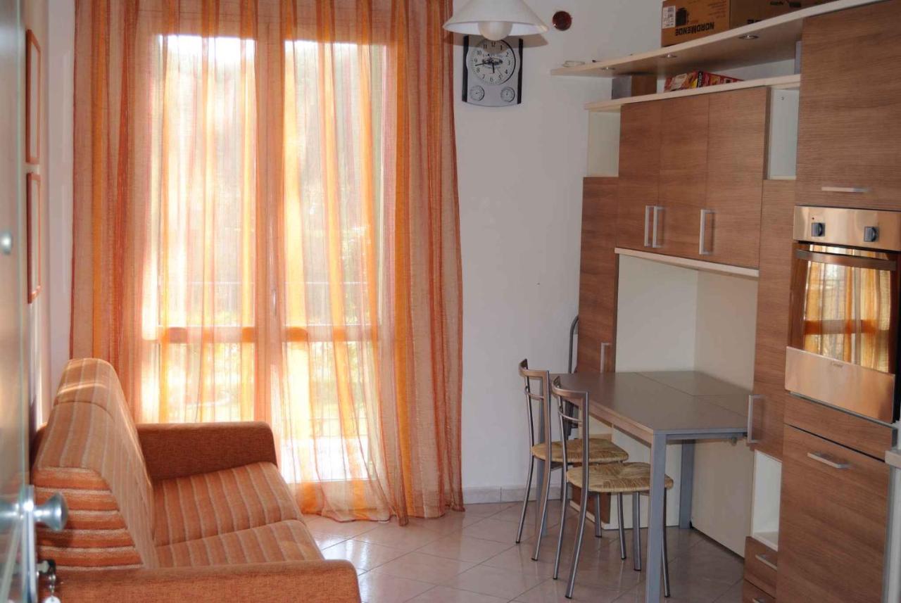Apartment In Marina Di Massa - Toskana 24103 Buitenkant foto